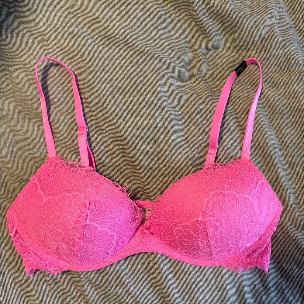 Lace Underwire Bra in Vibrant Pink